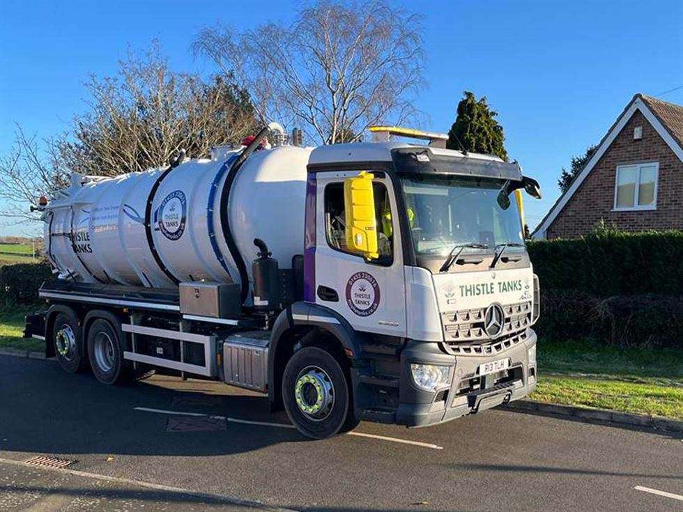 tank emptying truck